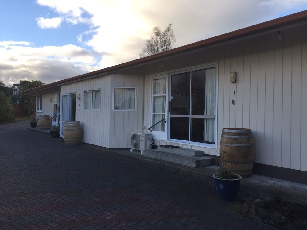Dunrovin Motel タウポ エクステリア 写真