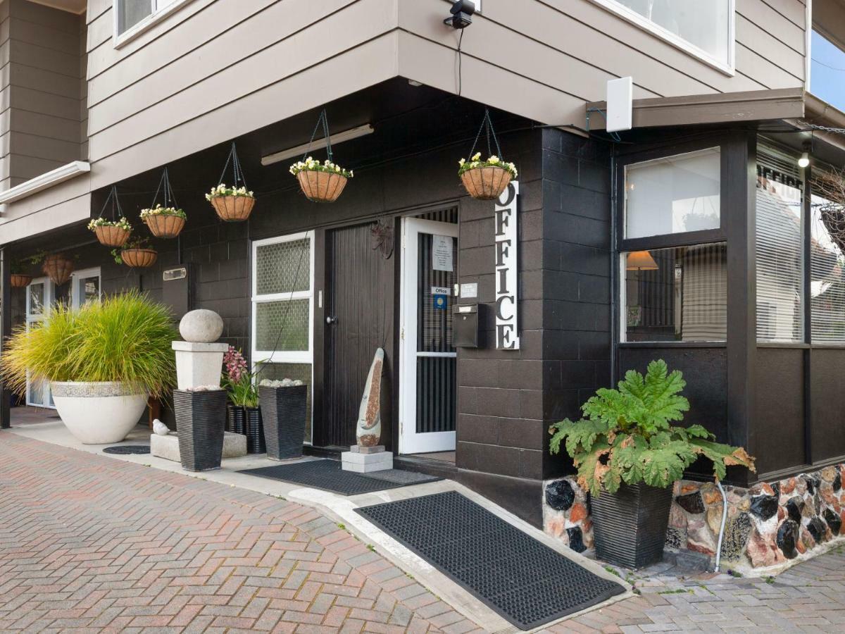 Dunrovin Motel タウポ エクステリア 写真